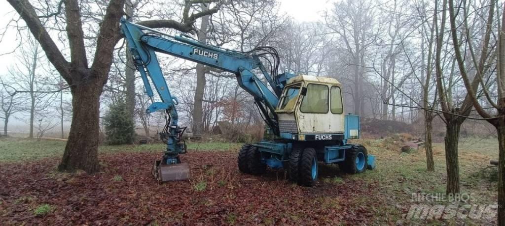 Fuchs F 712 Gravemaskiner på hjul