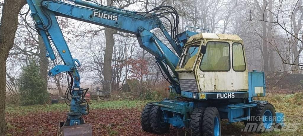 Fuchs F 712 Gravemaskiner på hjul