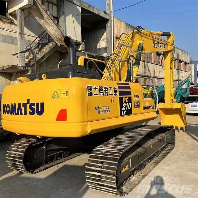 Komatsu PC 210 Gravemaskiner på larvebånd