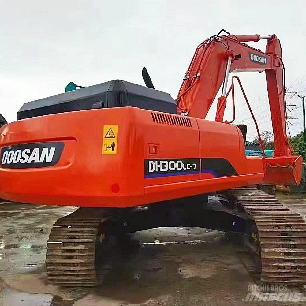 Doosan 300 Gravemaskiner på larvebånd