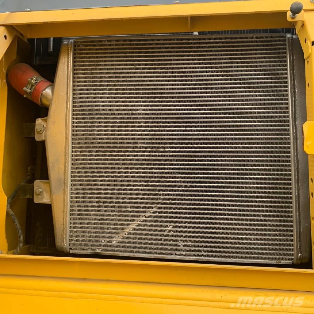 Komatsu PC450-8 Gravemaskiner på larvebånd