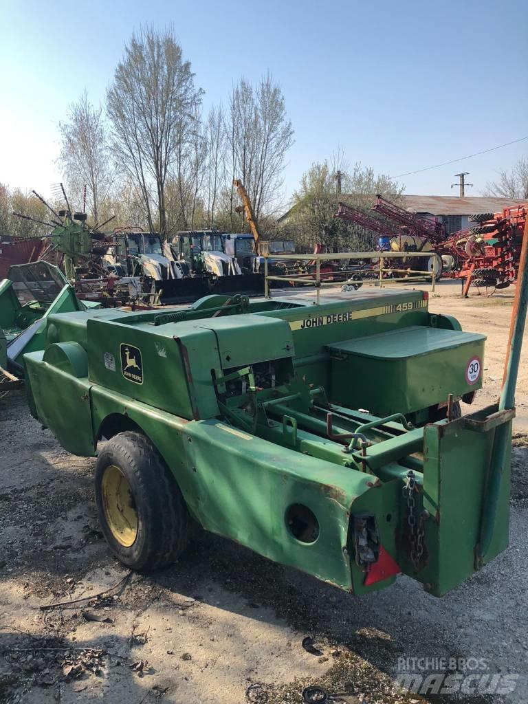 John Deere 459 Pressere til firkantede baller