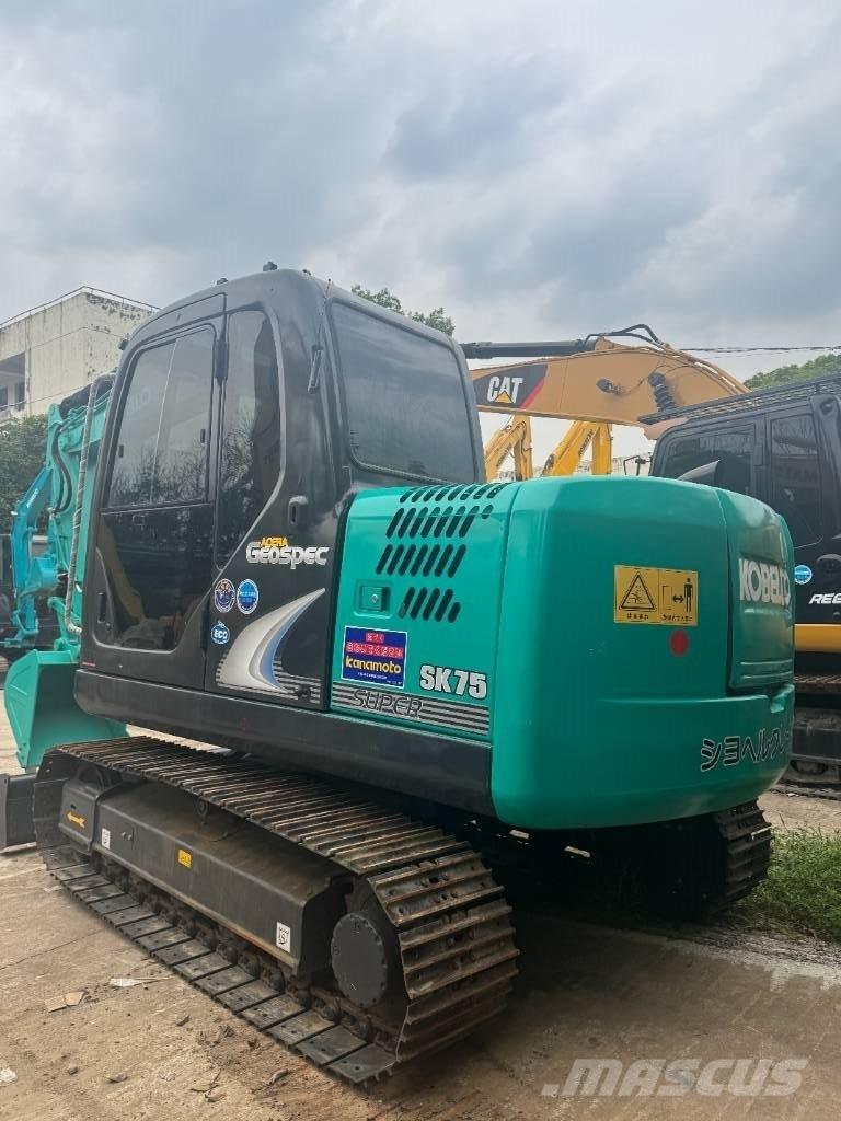 Kobelco SK 75 Midi-gravemaskiner 7t - 12t