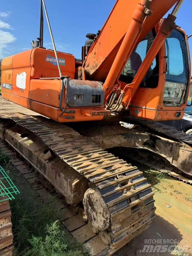 Doosan DX 260LC Gravemaskiner på larvebånd