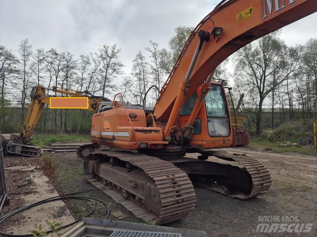 Daewoo S250 Gravemaskiner på larvebånd