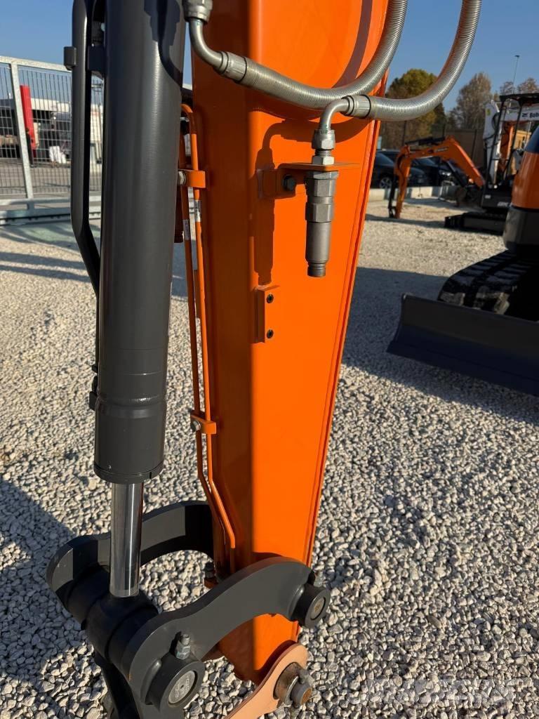 Develon DX 55 R-7 Gravemaskiner på larvebånd