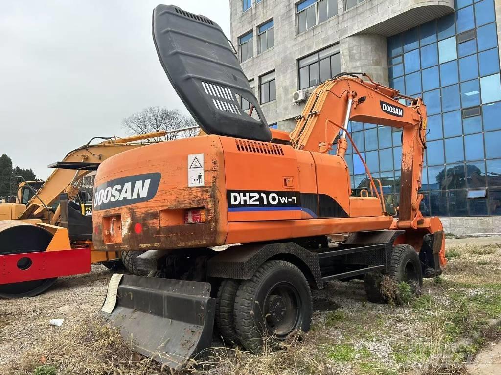 Doosan DH 210 W Gravemaskiner på hjul