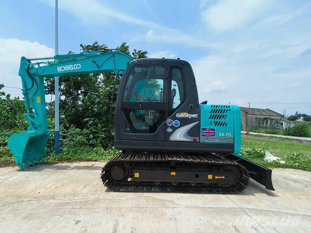 Kobelco SK 75 Gravemaskiner på larvebånd