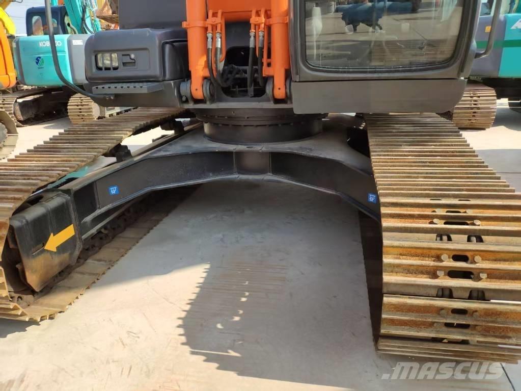 Hitachi Zaxis 210 Gravemaskiner på larvebånd