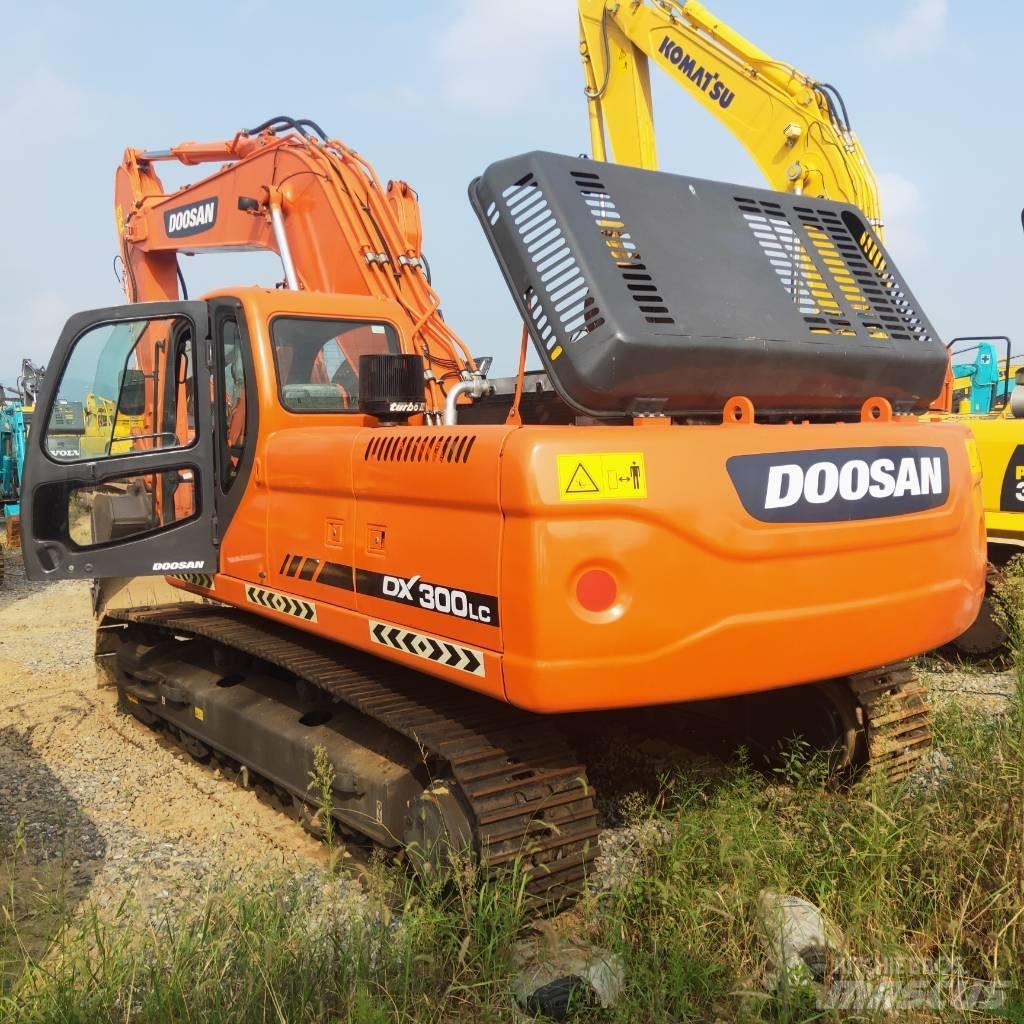 Doosan DX 300 LC Gravemaskiner på larvebånd