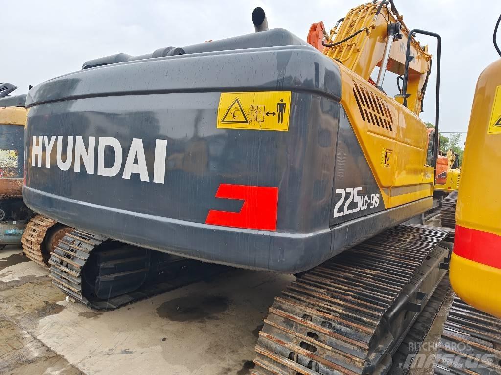 Hyundai R225LC-9S Gravemaskiner på larvebånd