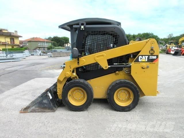 CAT 226 D Minilæsser - skridstyret