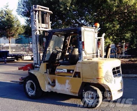 CAT DP 45 K Diesel gaffeltrucks