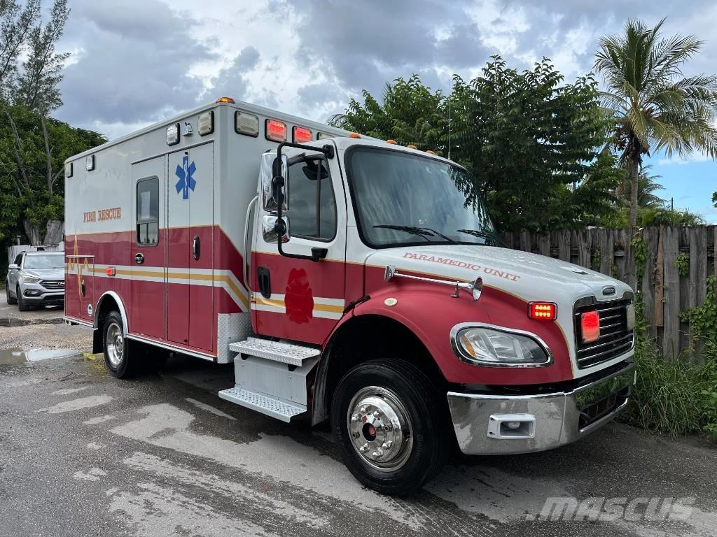 Freightliner M2 Ambulancer