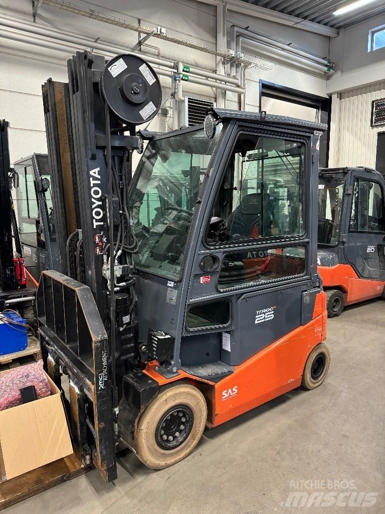 Toyota 8FBMKT25 El gaffeltrucks