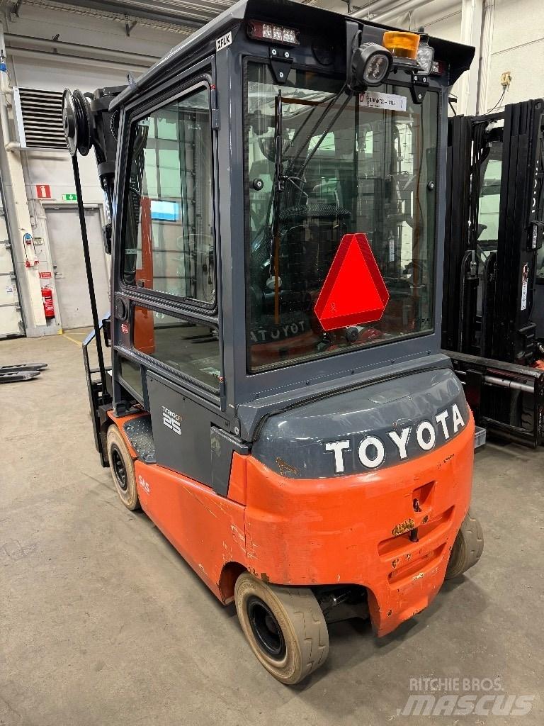 Toyota 8FBMKT25 El gaffeltrucks