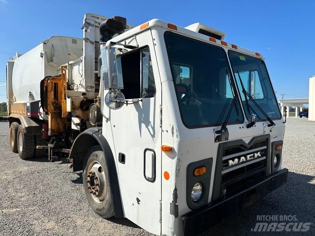 Mack LEU613 Renovationslastbiler
