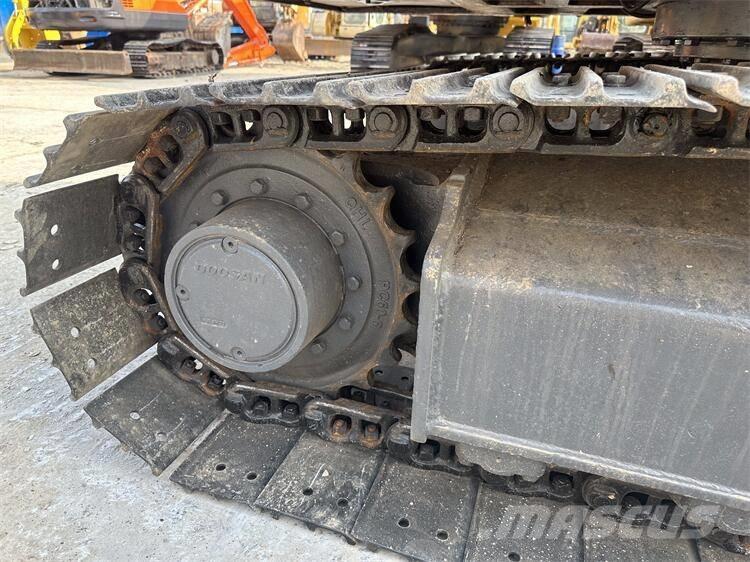 Doosan DX75 Gravemaskiner på larvebånd