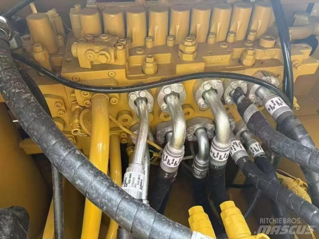 CAT 323GC Gravemaskiner på larvebånd