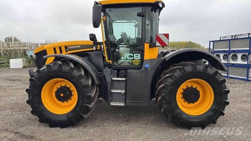 JCB Fastrac 4220 Traktorer