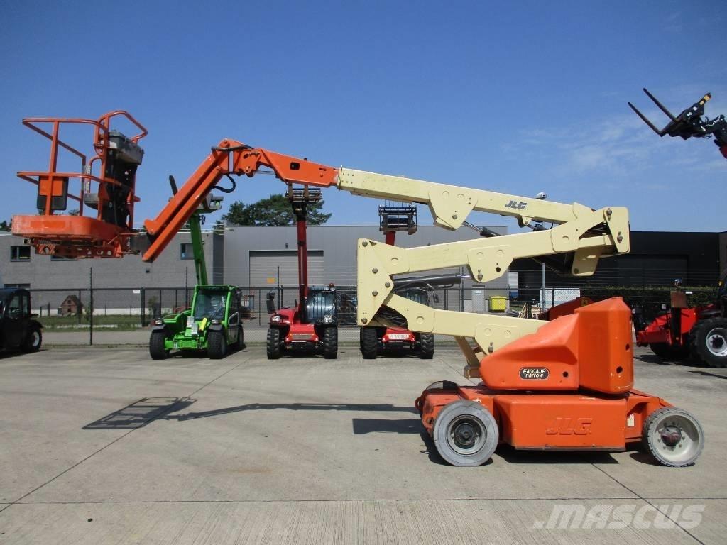 JLG E400 AJPN (687) Kompakte selvkørende bomlifte