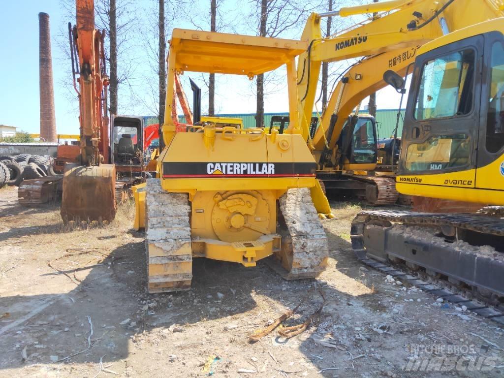 CAT D 4 H Bulldozer på larvebånd