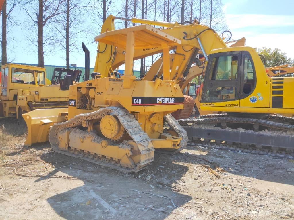 CAT D 4 H Bulldozer på larvebånd