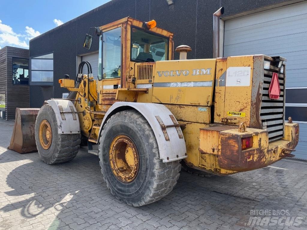 Volvo L120B Læssemaskiner på hjul