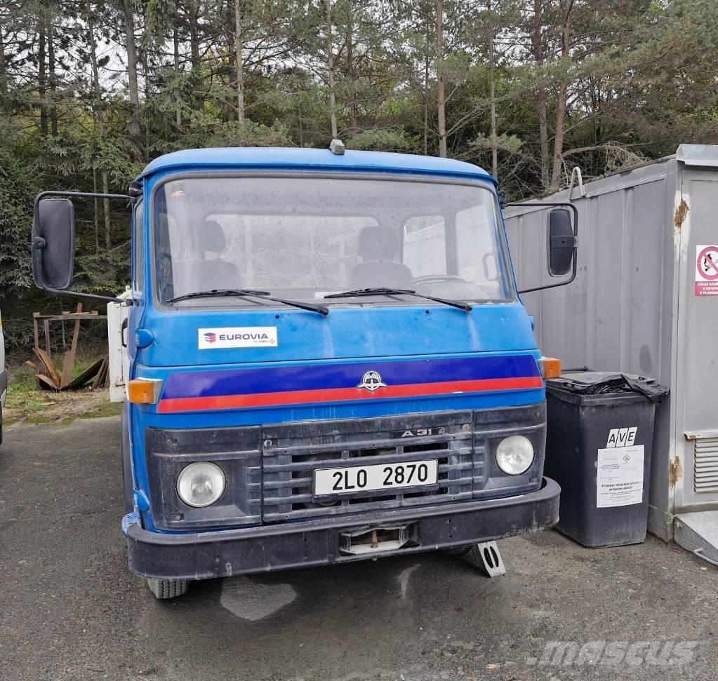 Avia 30N Lastbil med lad/Flatbed