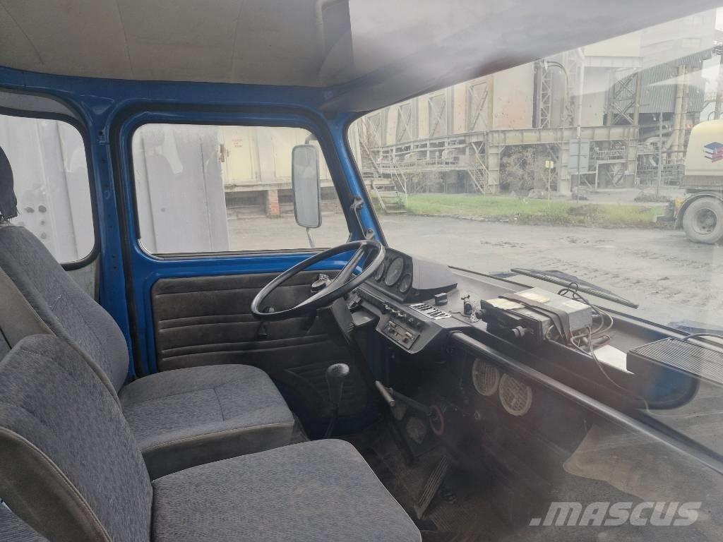 Avia 30N Lastbil med lad/Flatbed