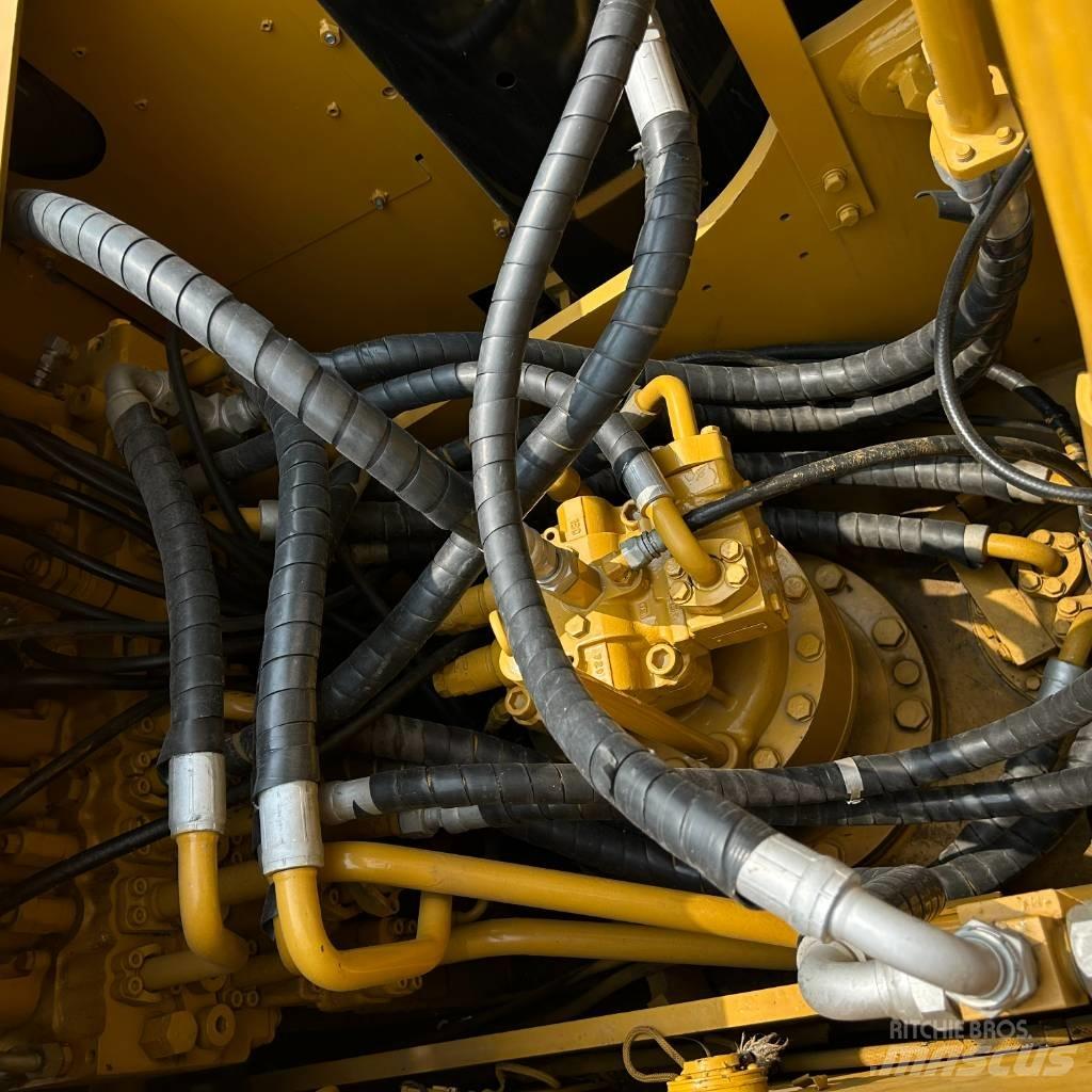 CAT 323D2L Gravemaskiner på larvebånd