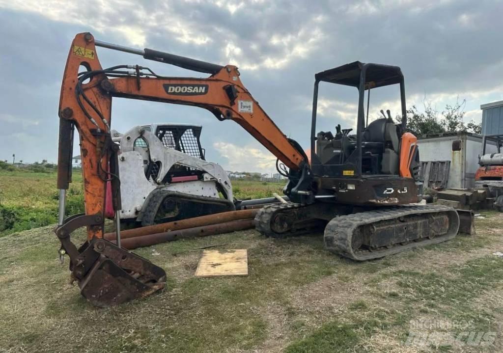 Doosan DX50 Gravemaskiner på larvebånd