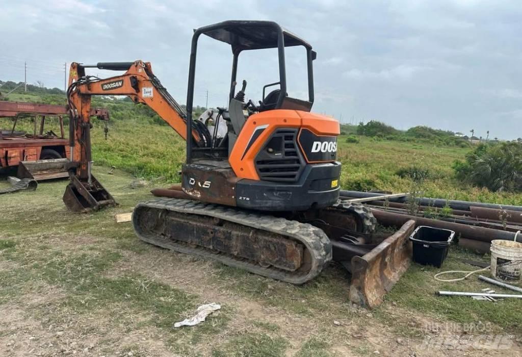 Doosan DX50 Gravemaskiner på larvebånd