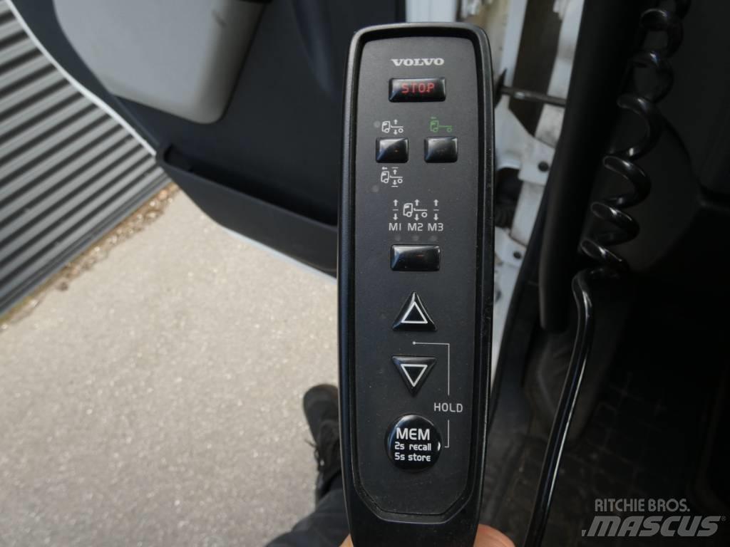 Volvo FE 320 Autotransportere / Knæklad