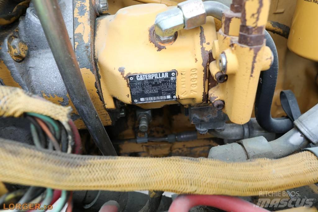CAT 730 Terrængående lastbiler