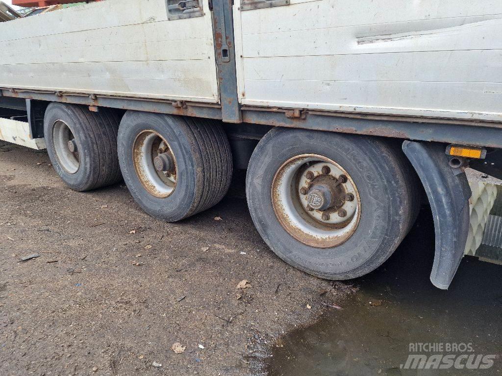 Krone SD Semi-trailer med lad/flatbed