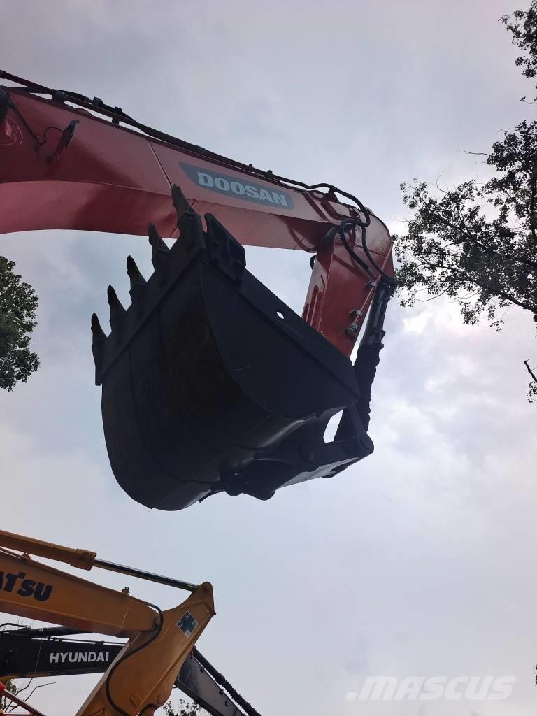 Doosan DX 225 LCA Gravemaskiner på larvebånd
