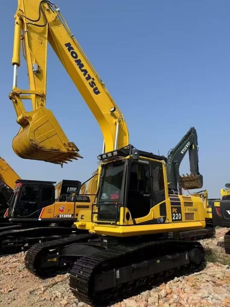 Komatsu PC 220 Gravemaskiner på larvebånd