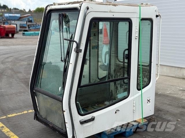 Liebherr CAB SERIE B Kabiner og interiør