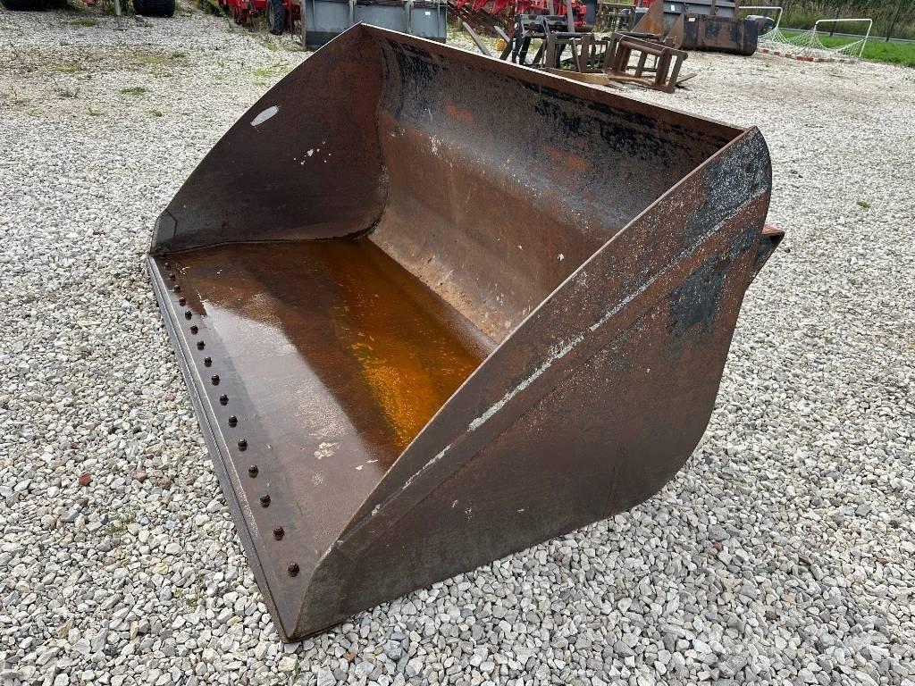  ŁYŻKA MANITOU 2,4 M Andet læsse- og graveudstyr