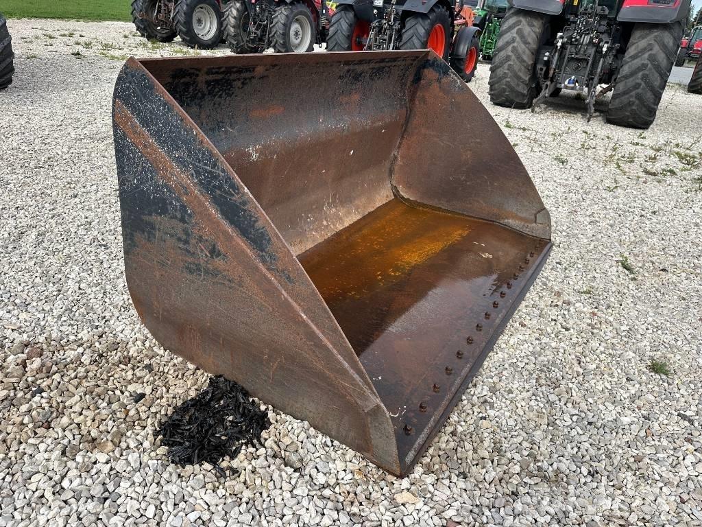  ŁYŻKA MANITOU 2,4 M Andet læsse- og graveudstyr
