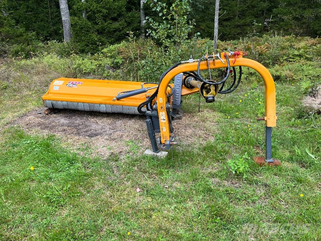 Ferri ZTE2300 Græsklippere og skårlæggere