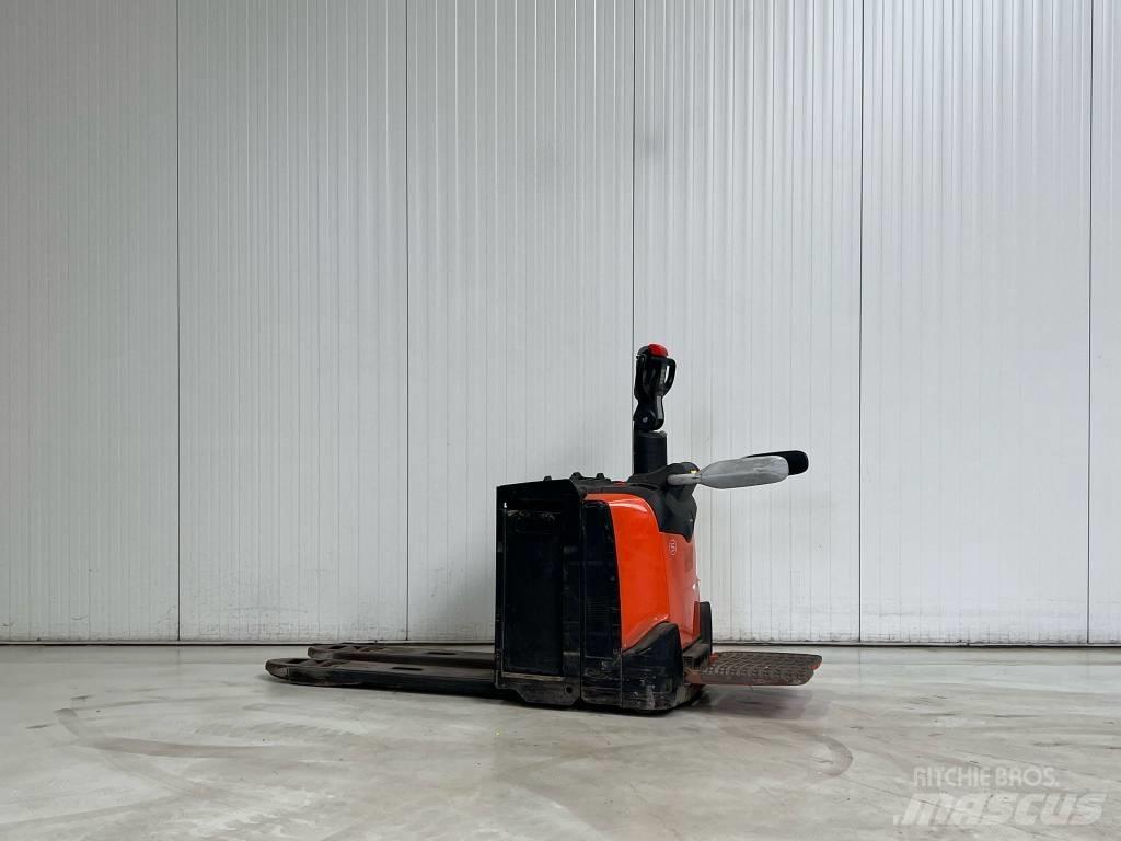 BT LPE250 El-palleløftere med platform