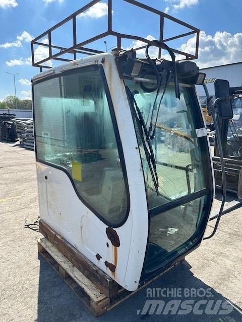 Liebherr R 914 C CAB Kabiner og interiør