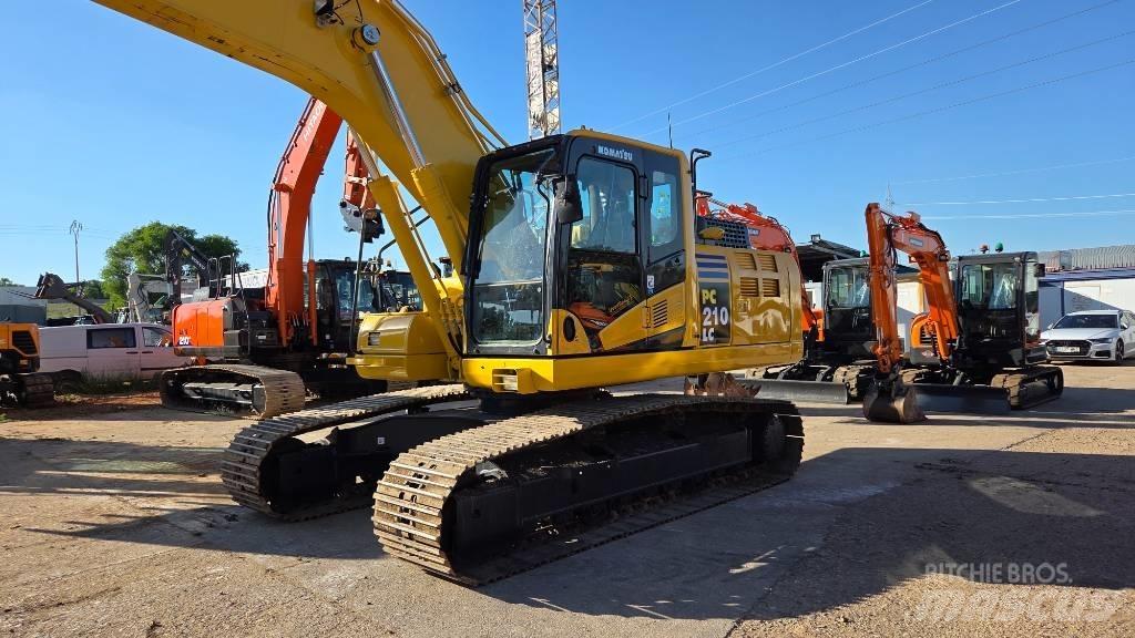 Komatsu PC 210 Gravemaskiner på larvebånd