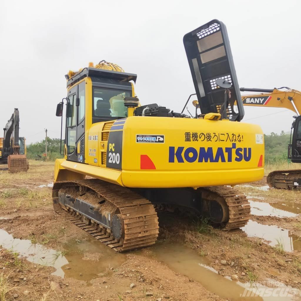 Komatsu PC200-8 Gravemaskiner på larvebånd