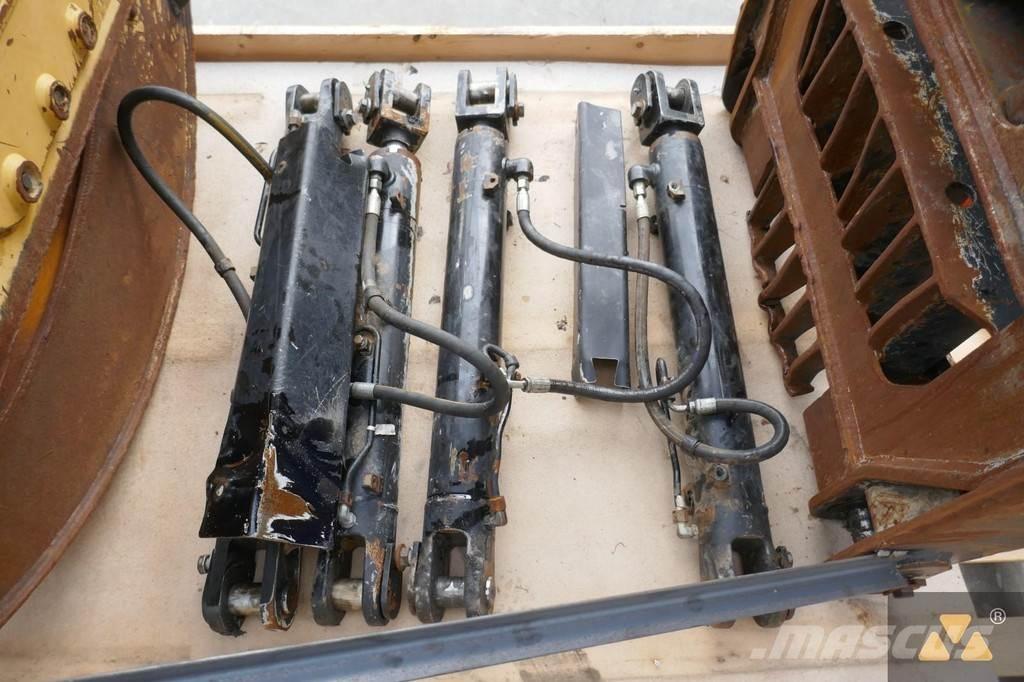 CAT 525D Grapple Transport – Andet