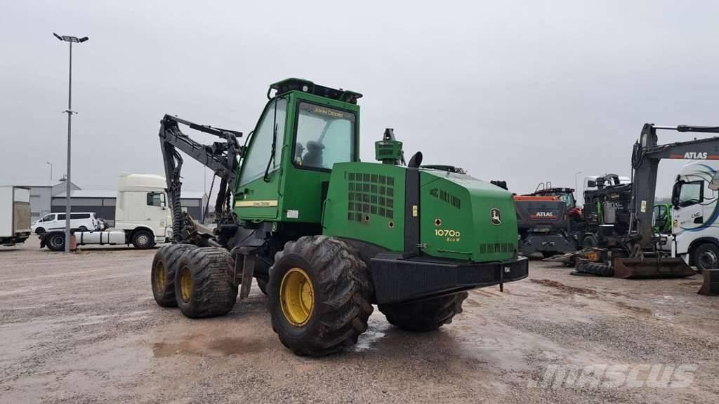 John Deere 1070 D Skovningsmaskiner