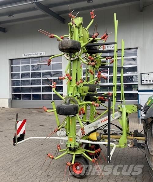 CLAAS Volto 1100 River og høvendere