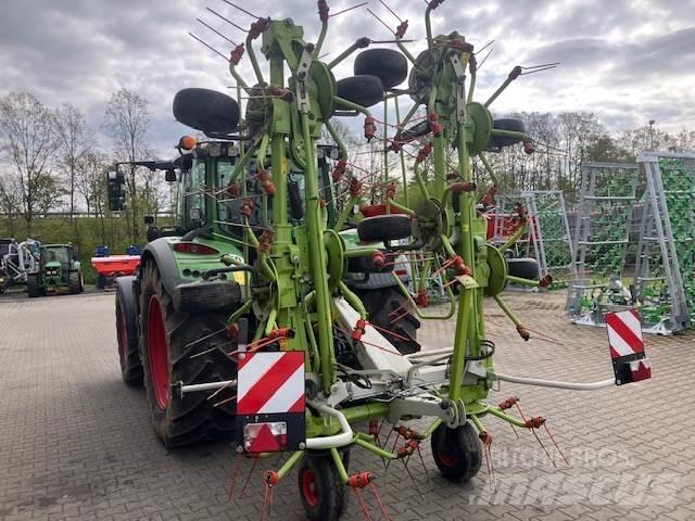 CLAAS Volto 1100 River og høvendere